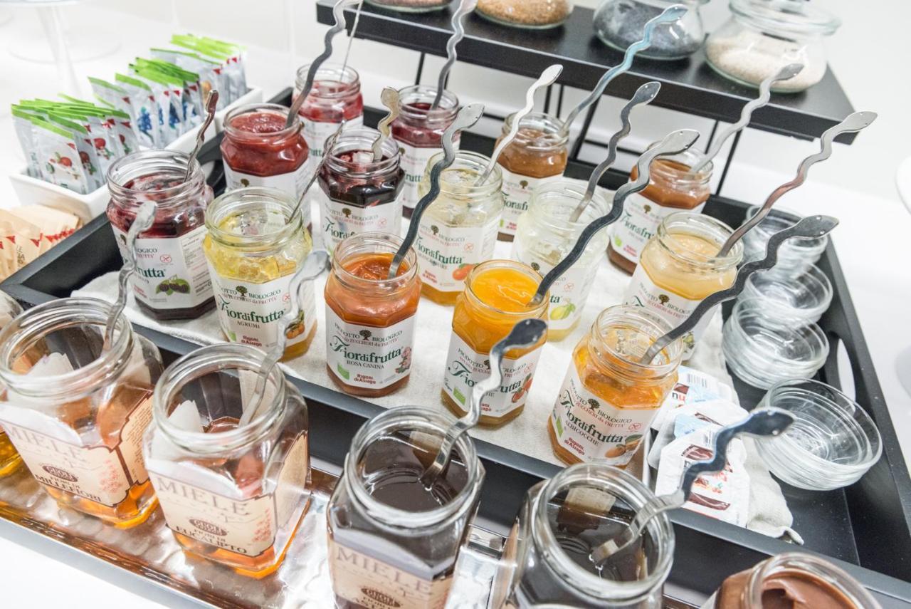 柏银特酒店 皮威蒂萨克 外观 照片